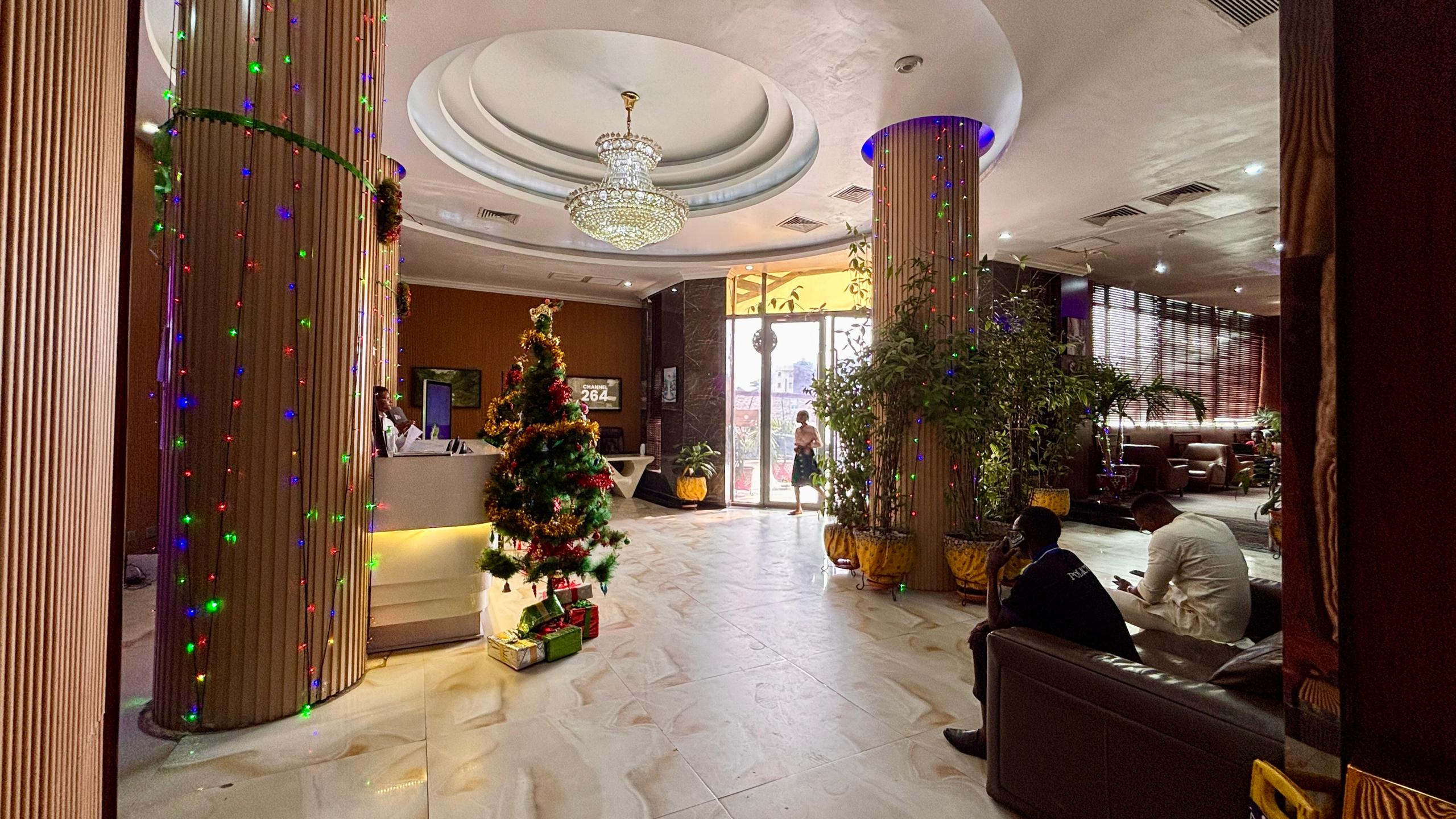 Airport Golden Tulip Hotel image 5