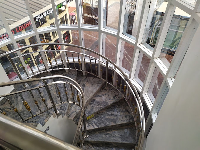 UG WIS Hotel and Suites image 4