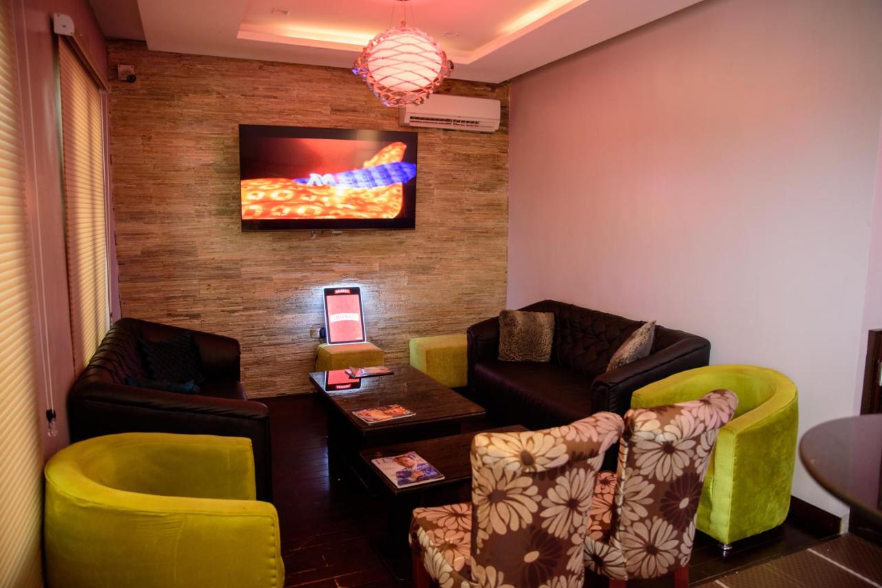 World Lilies Hotel image 2