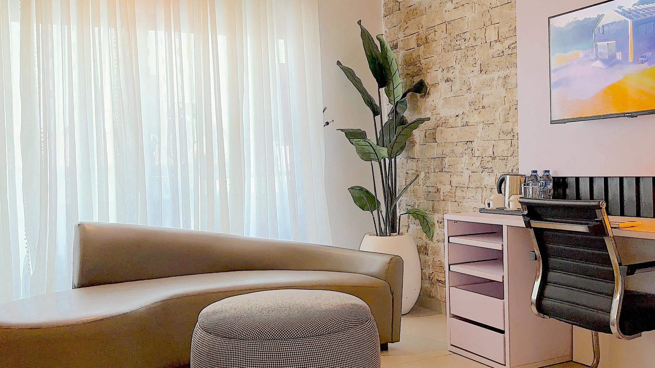 Mayhill Hotel image 4