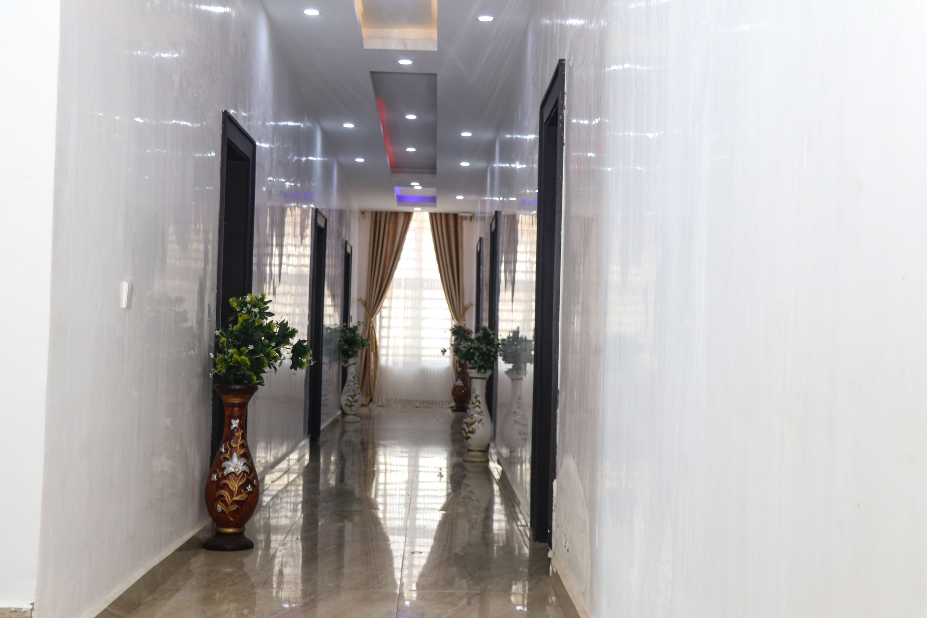 Cruise Ship Luxury Hotel image 4