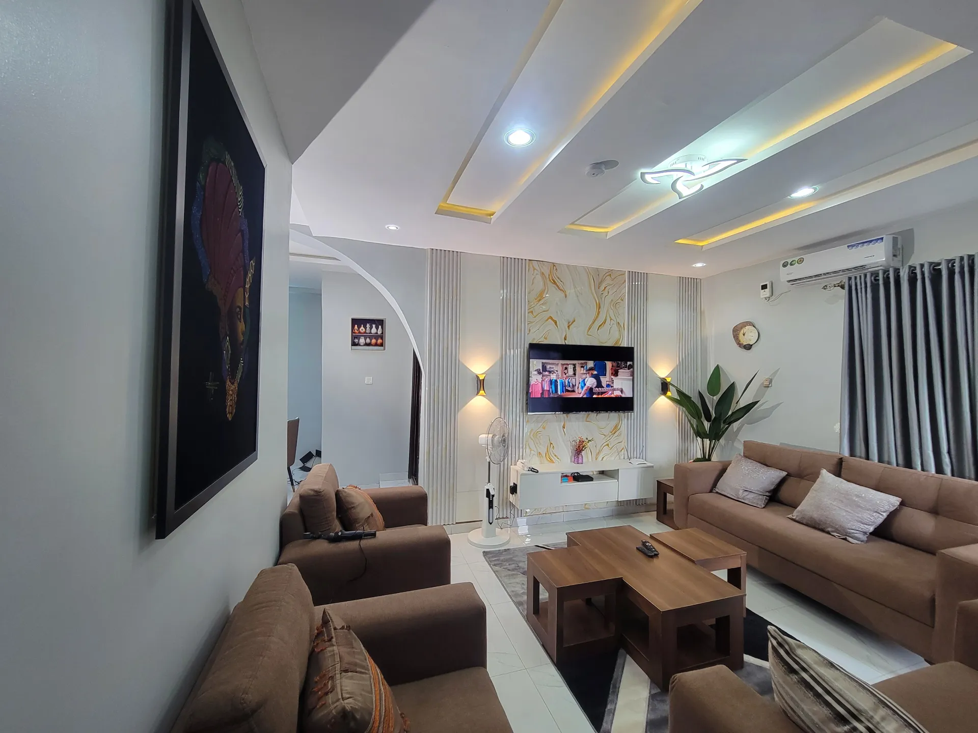 Classic Executive Apartment image 3