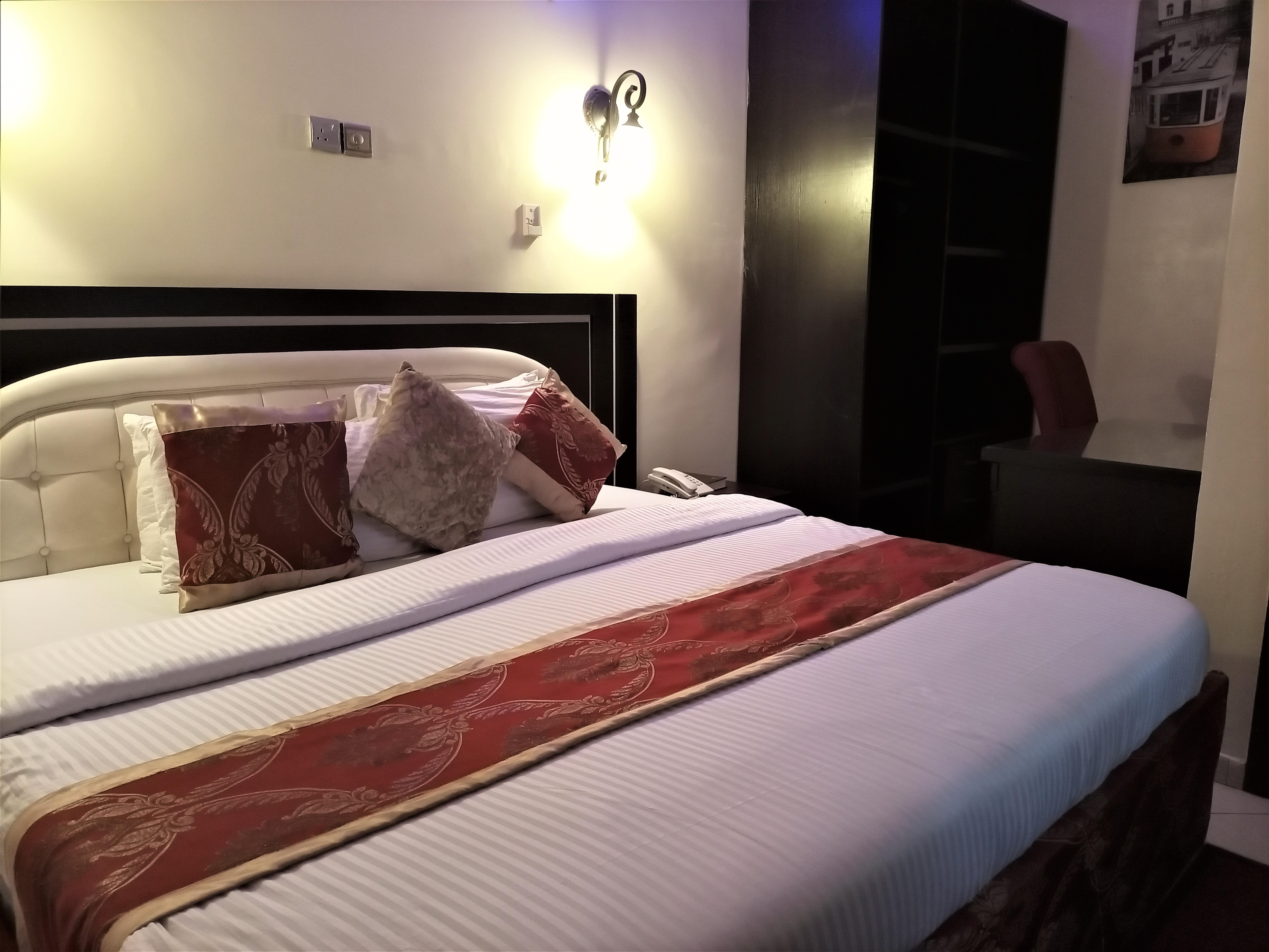 Ice Grand Hotel and Suites image 4