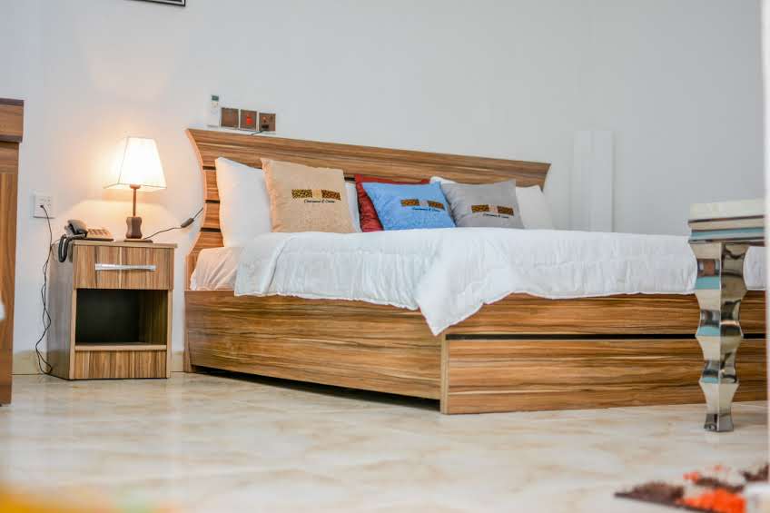 De Legend Hotel and Suites image 2