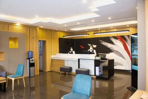 Ivy Hotel at Emerald Court image 2