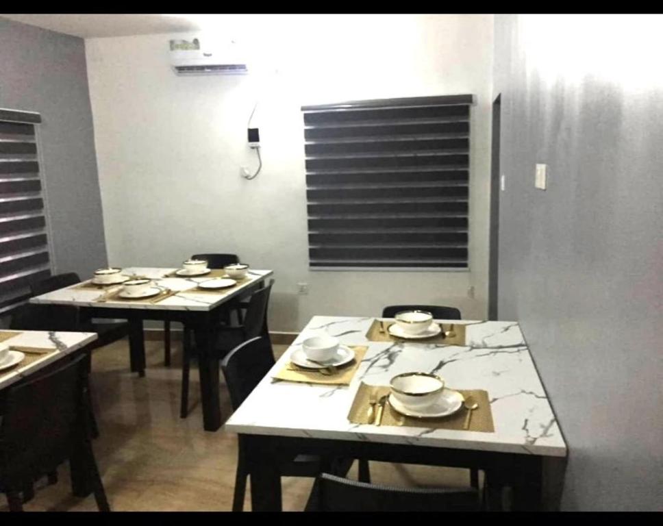 Rosecourt Hotel and Suites image 2