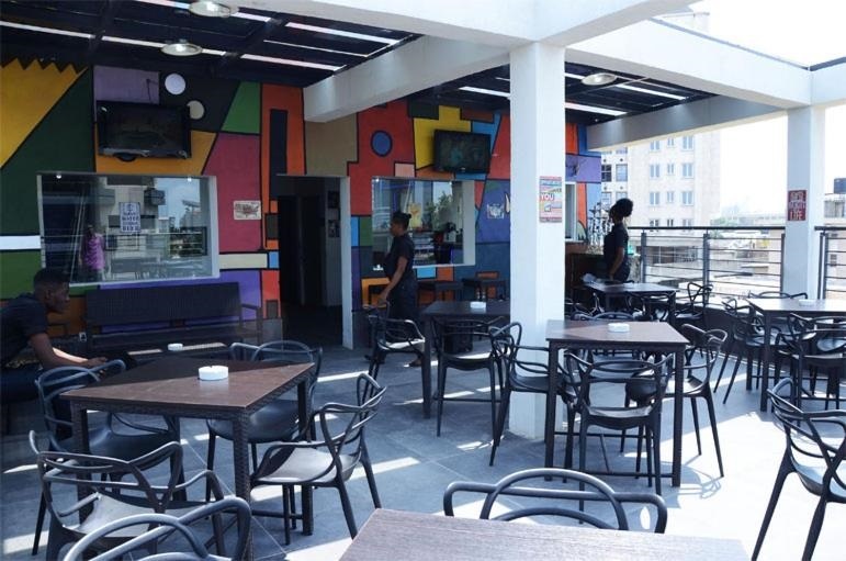 Glee Hotel and Spa image 2