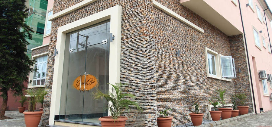 Grand Bee Suites image 3