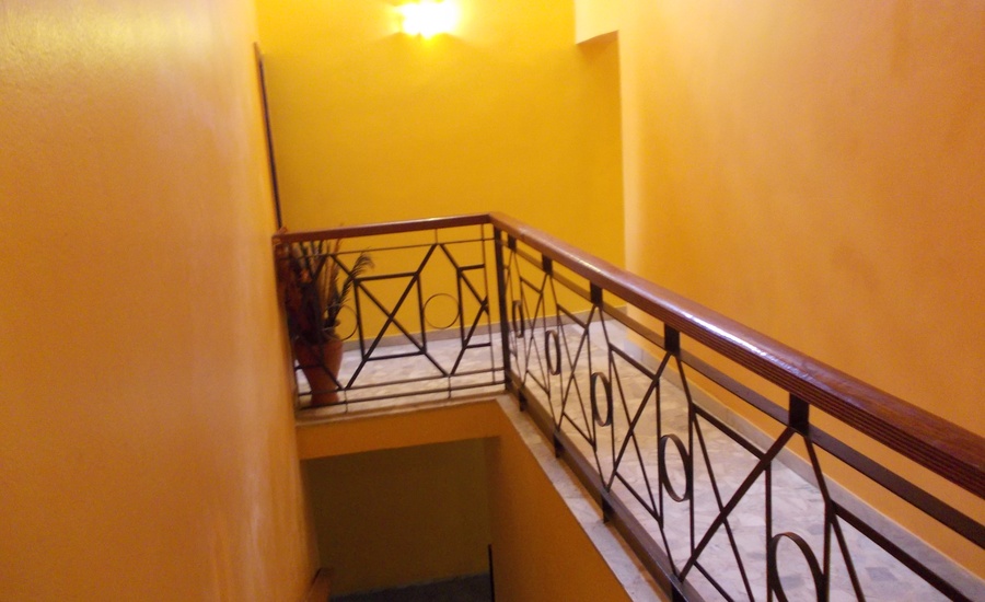 Le Chateau Hotel image 2