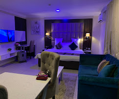 Class Suite Signature image 3