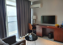 The Yacht Luxury Hotel image 3