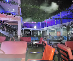 Hollysee Hotel and Suite