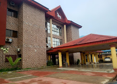 De Legend Hotel and Suites