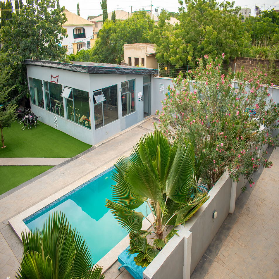 Emerald Court Apartments image 2