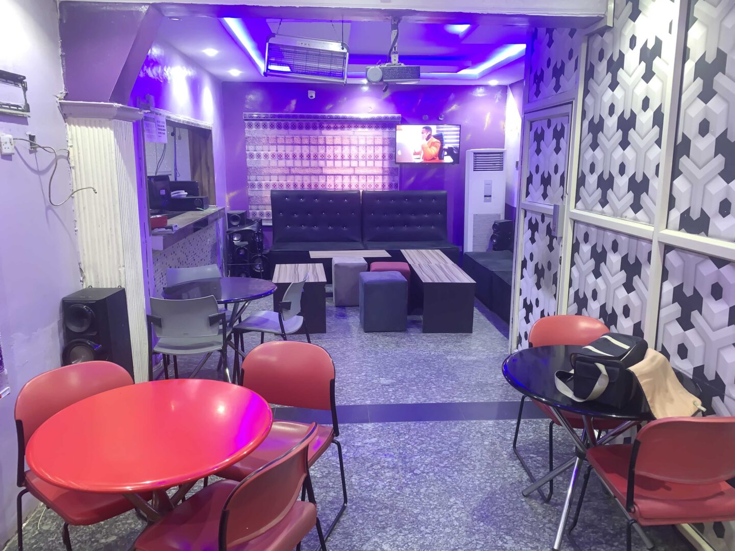 Esado Suites- Akingbola Branch image 3