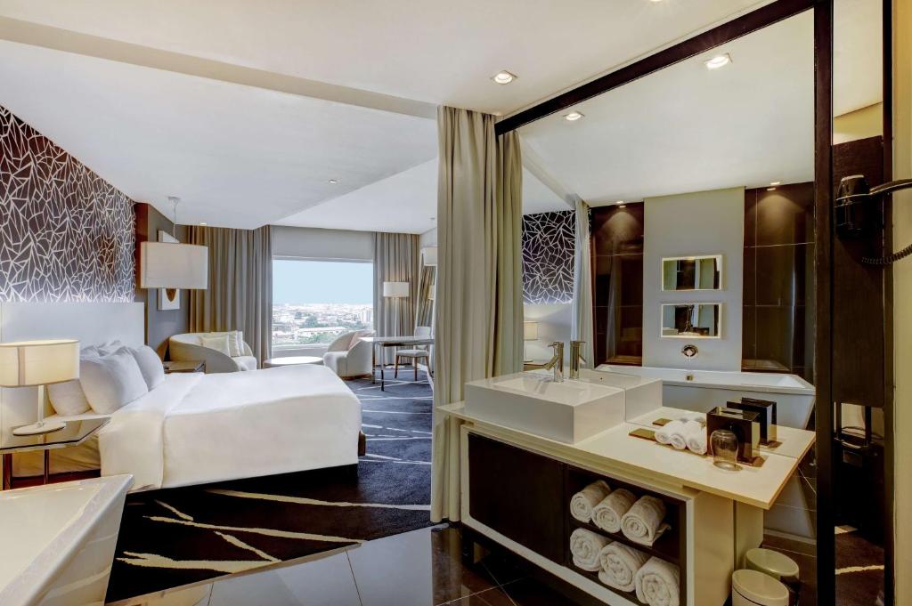 Junior Suite with lounge access