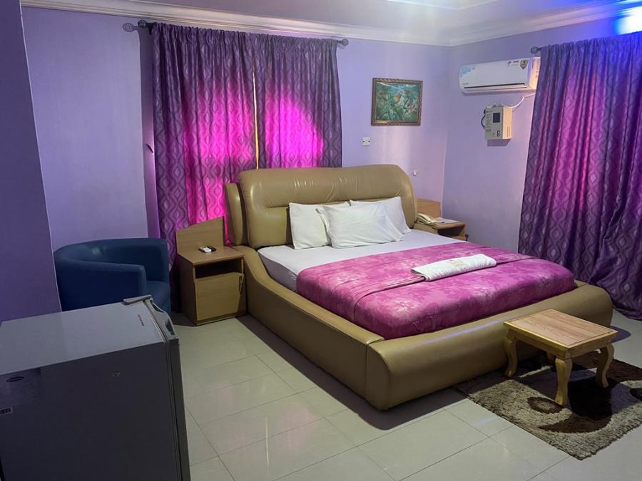 Royal Executive Double