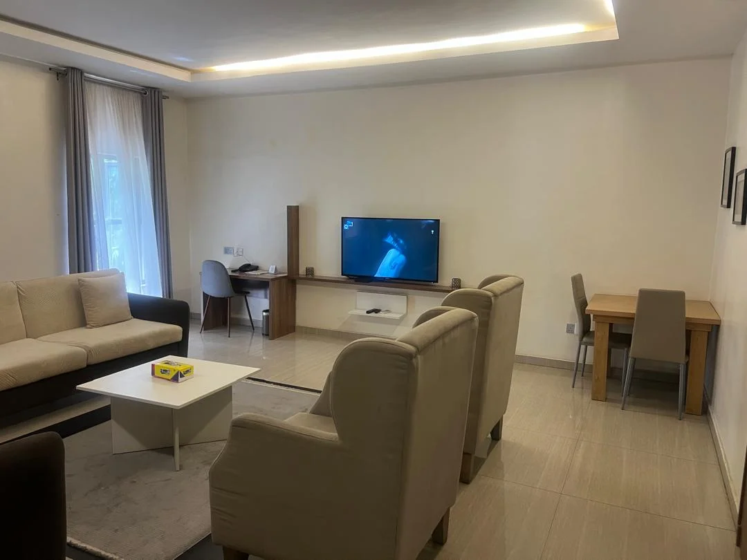 Superior One Bedroom Apartment