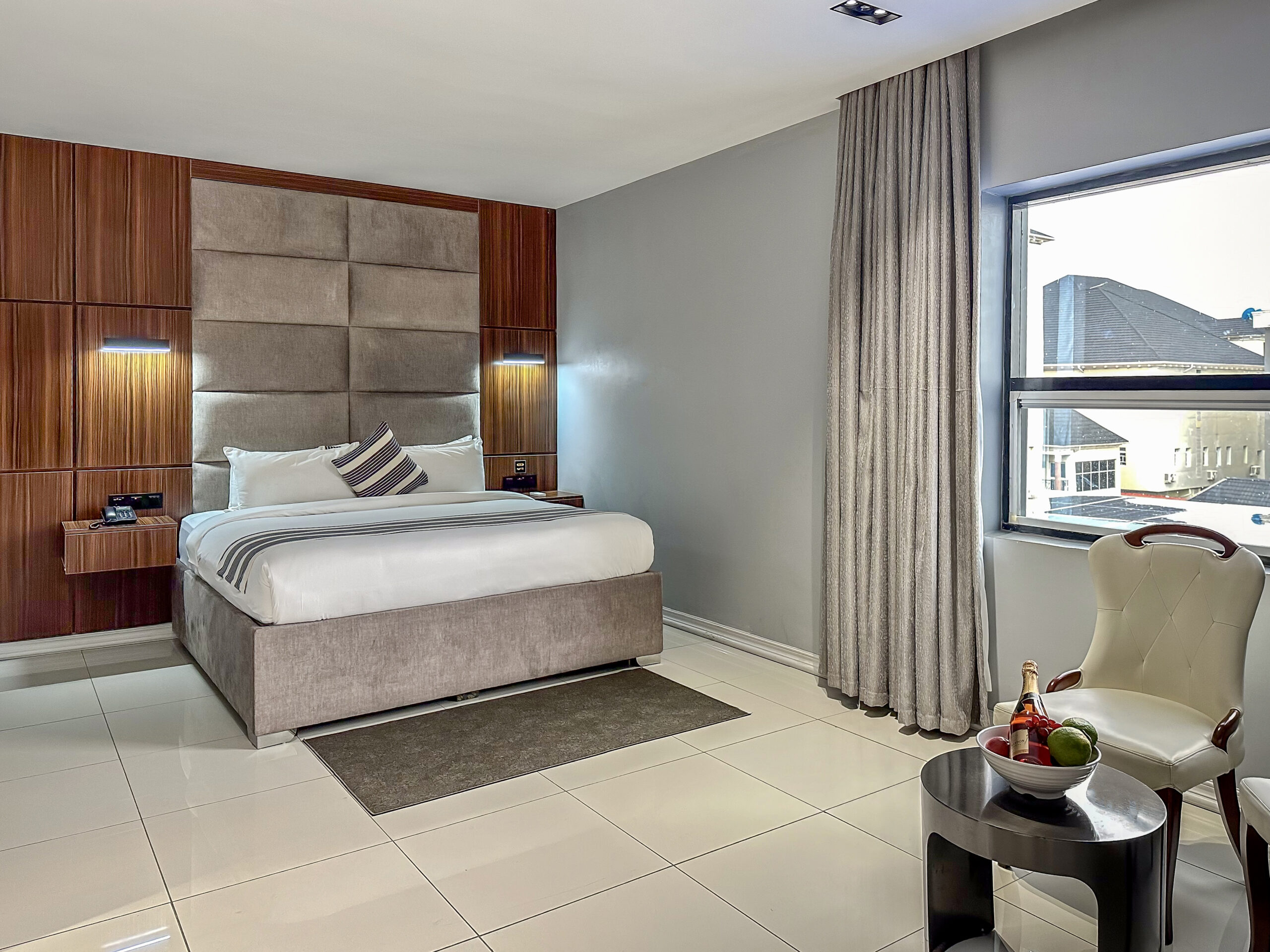 Family Deluxe (Single)