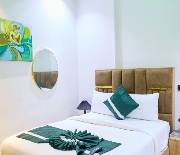 Studio Apartment (Imperial)