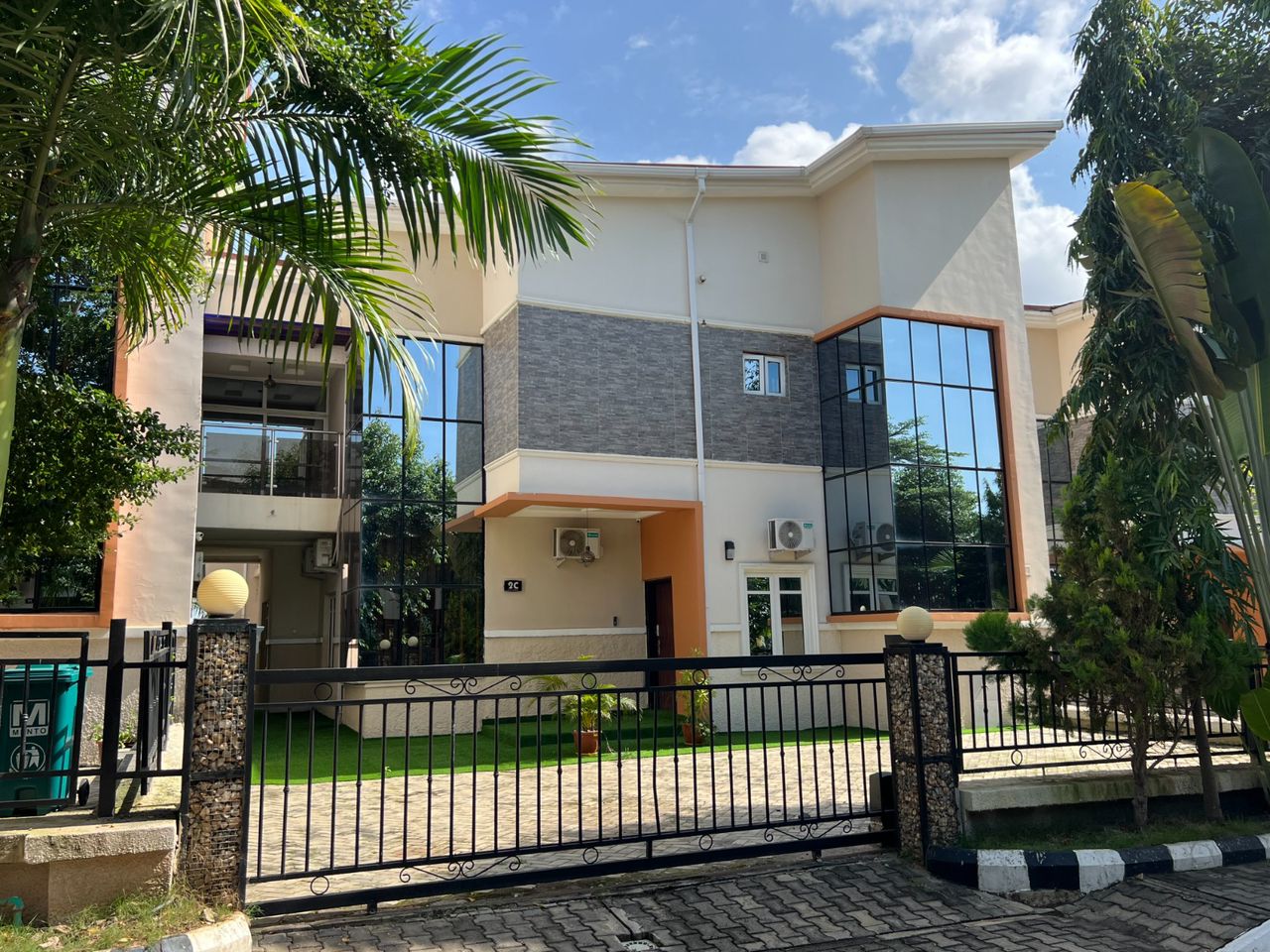 Deluxe Royale (4 Bedroom)