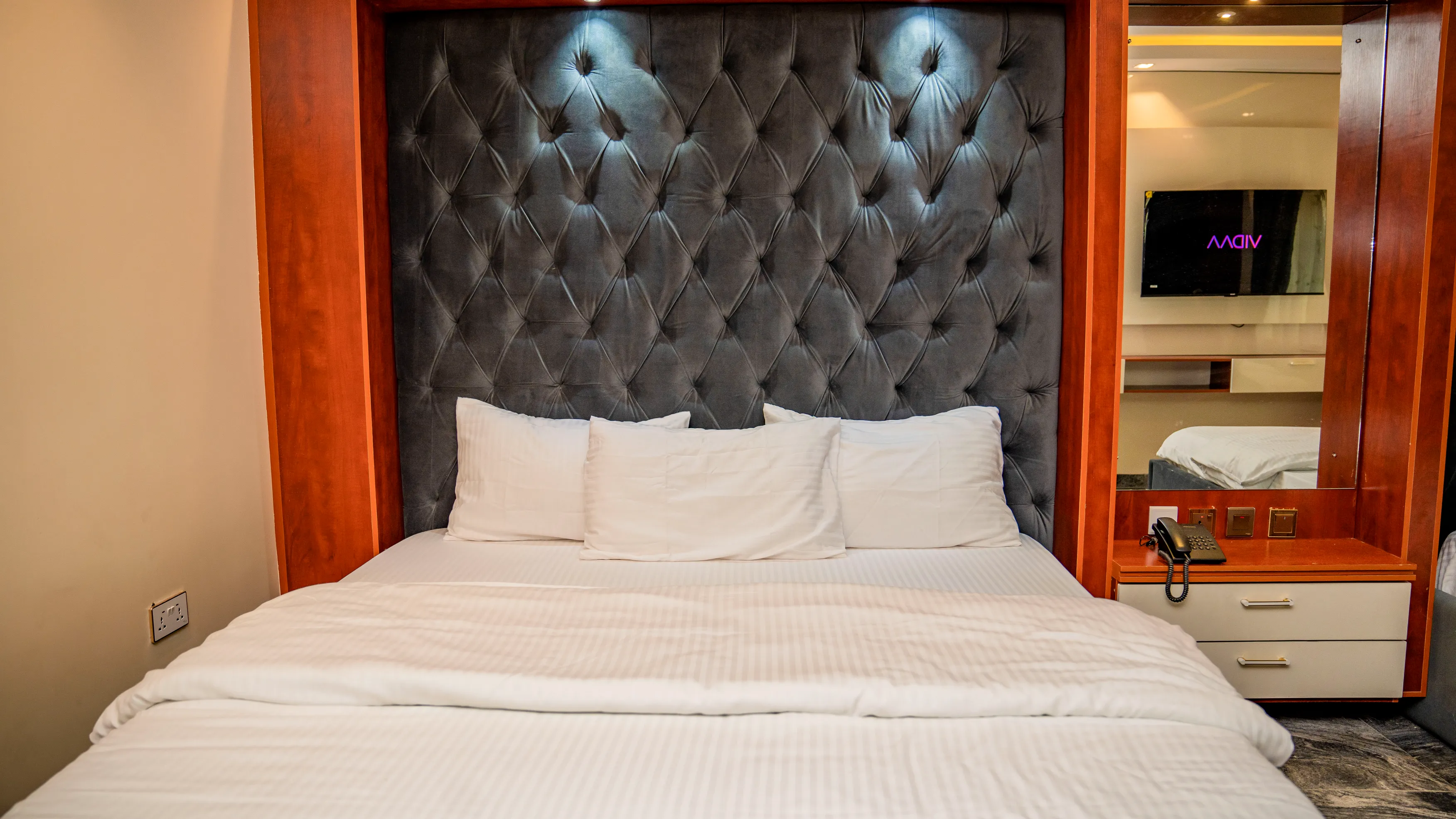 Luxury Room ( Single Bed)