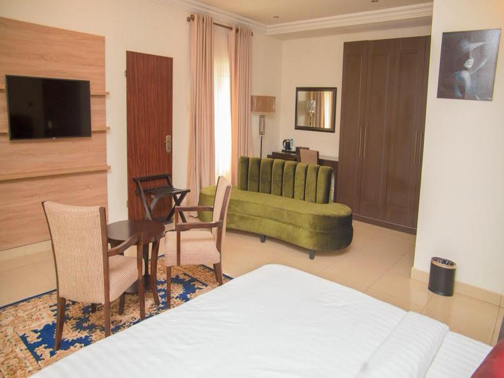 Executive Twin