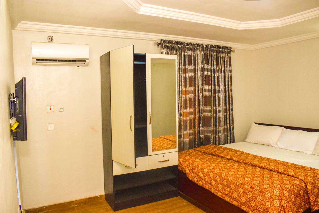 Royal Executive Suite