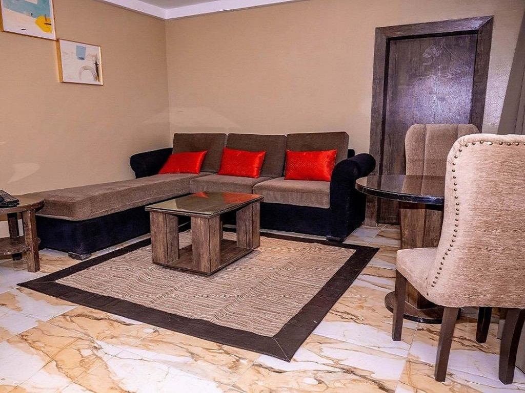 Diplomatic Suite