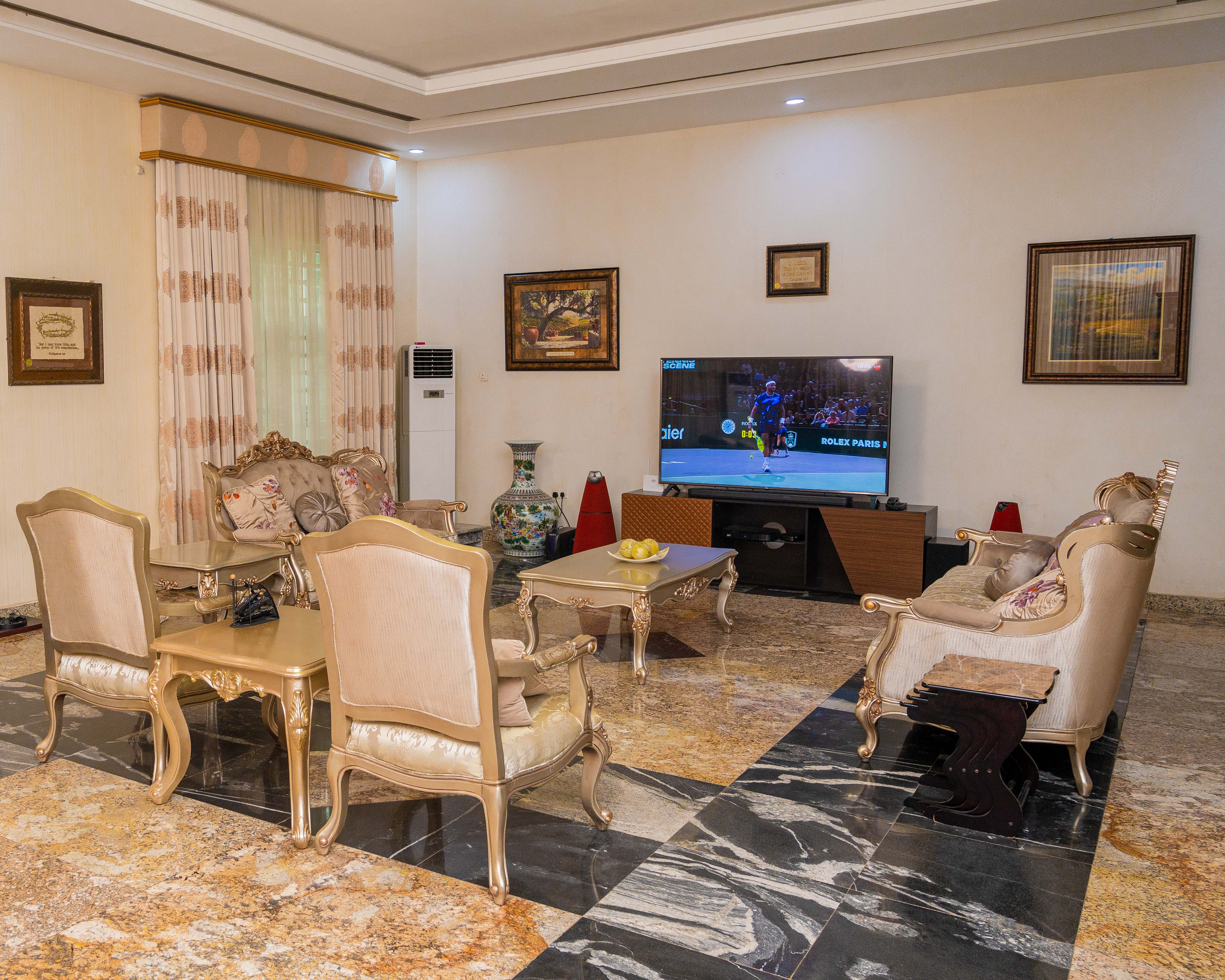 Presidential Apartment