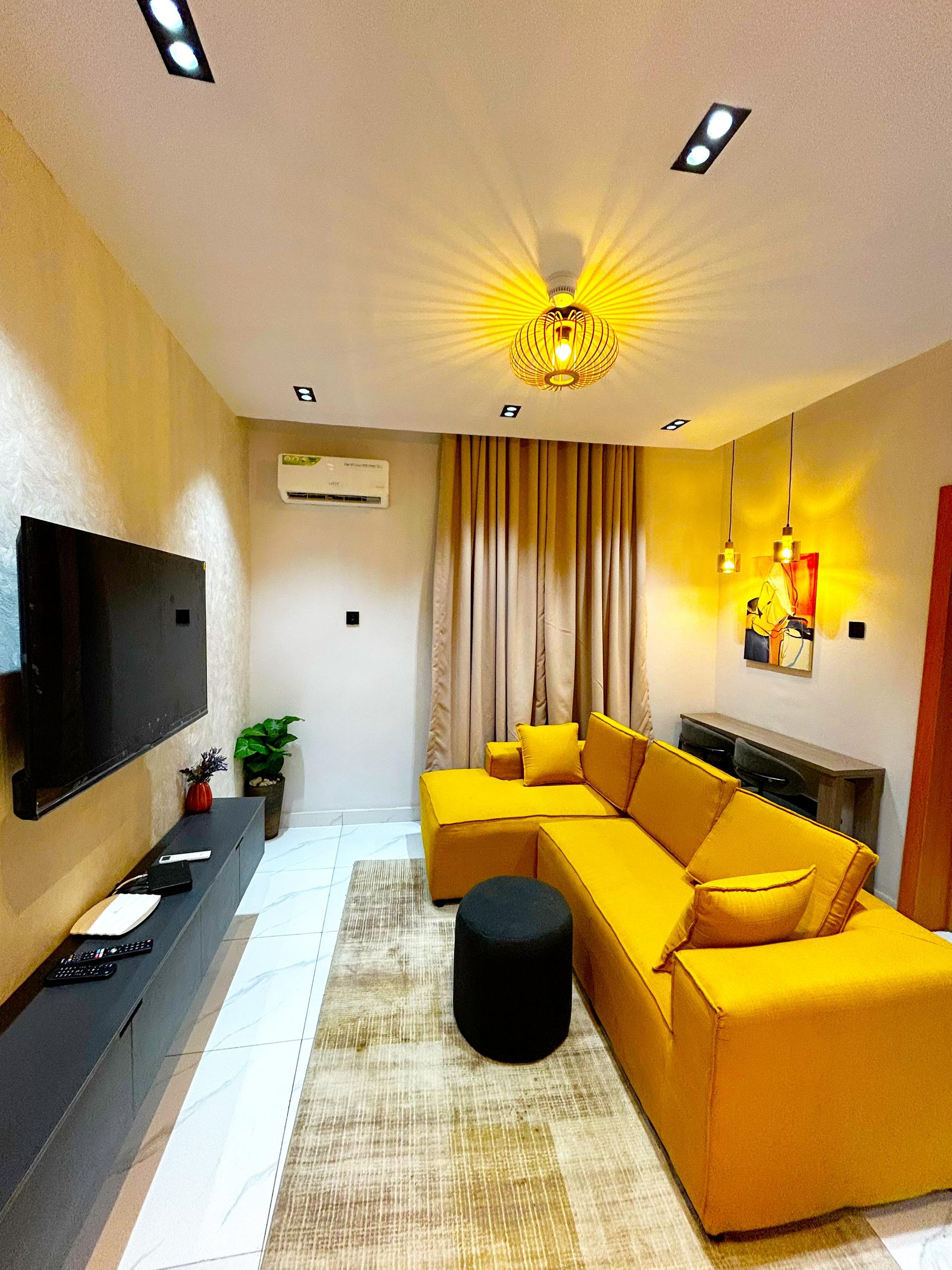 Crestville Luxe(1 Bedroom)