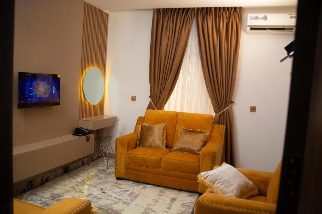 Super Executive Suite