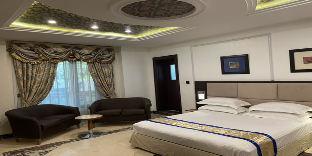 Deluxe King Room