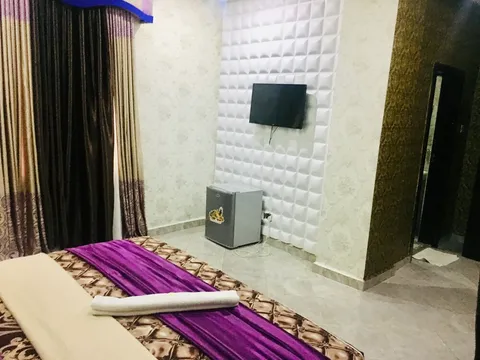 Diplomatic Suite