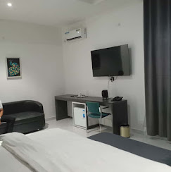 Diplomatic Suite