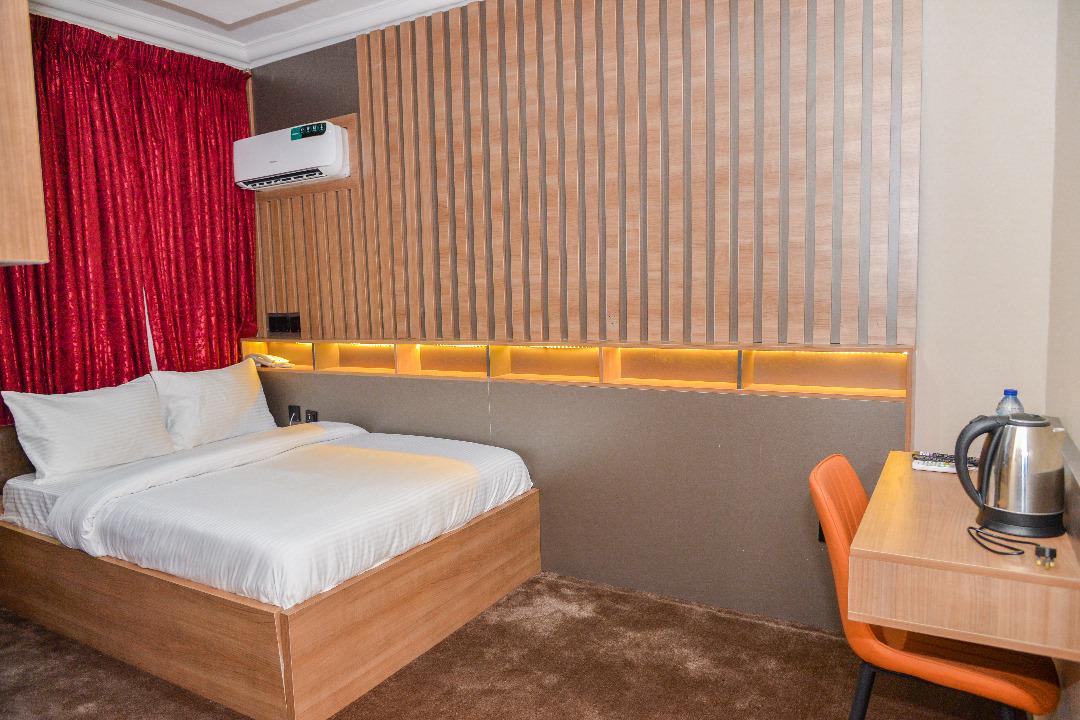 Knight Room