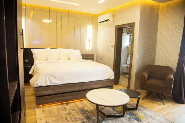 Queen Suite