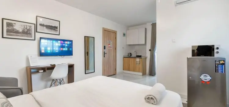 Deluxe Studio Apartment