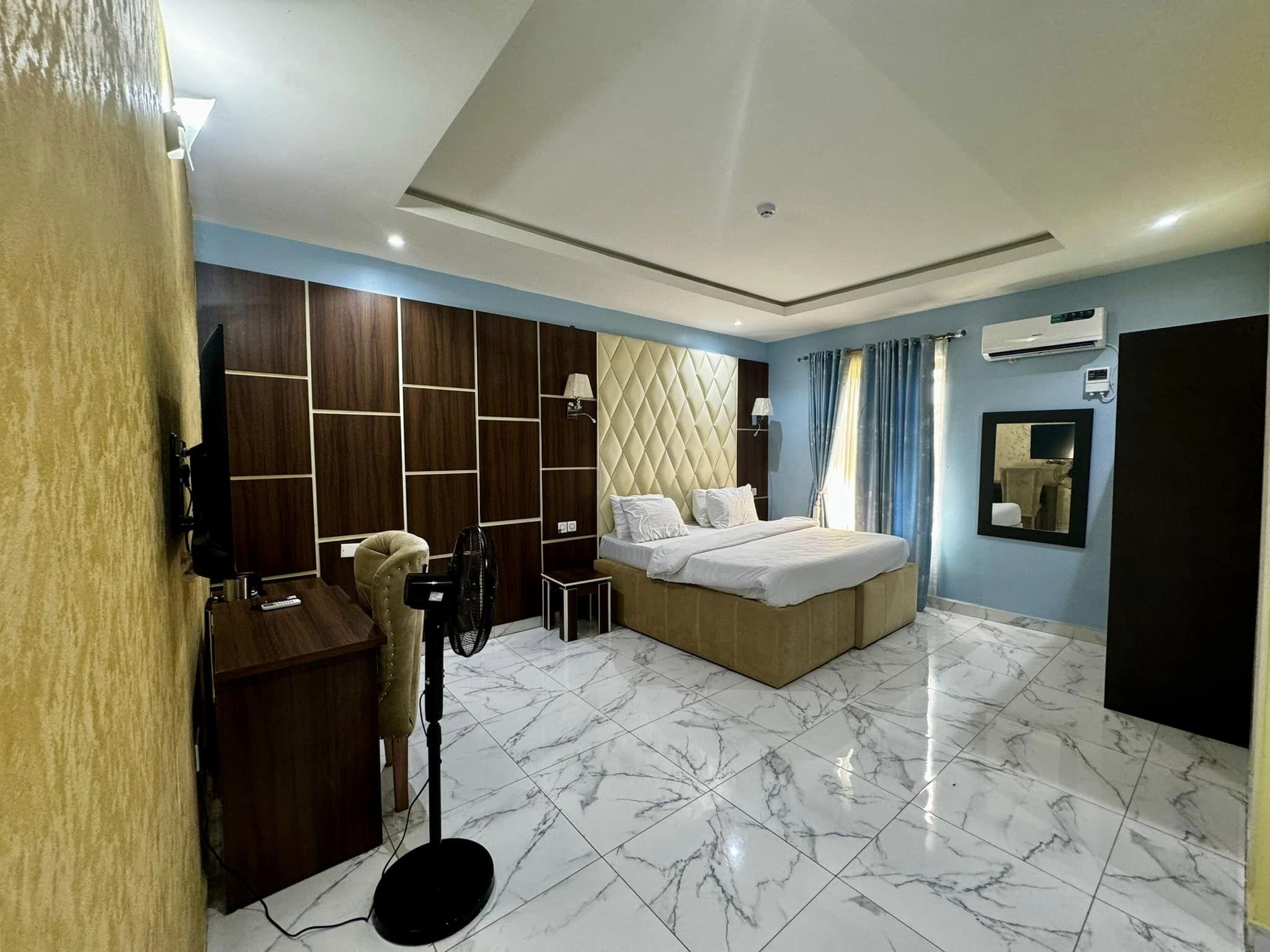 Super Executive Room